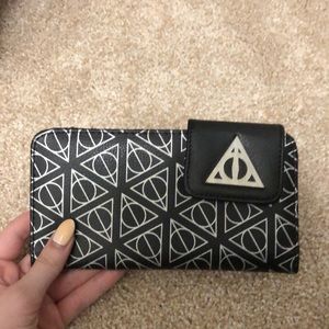 Hot Topic wallet